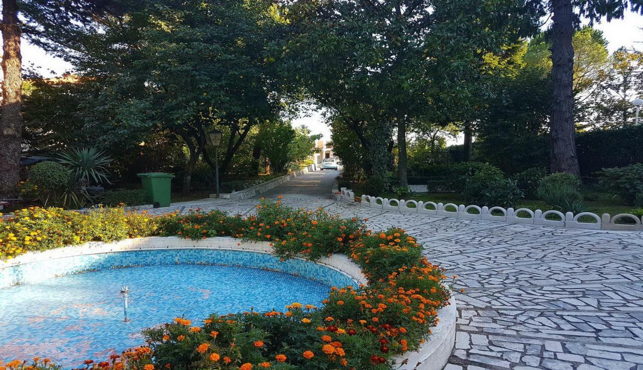 Apartments Anita - One Bedroom Apartment With Garden Матульи Экстерьер фото